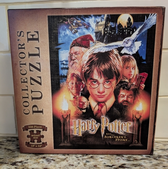 Harry Potter Collector's 550 Piece Puzzle 18 x 24 Sorcerer's Stone Complete - Picture 1 of 3